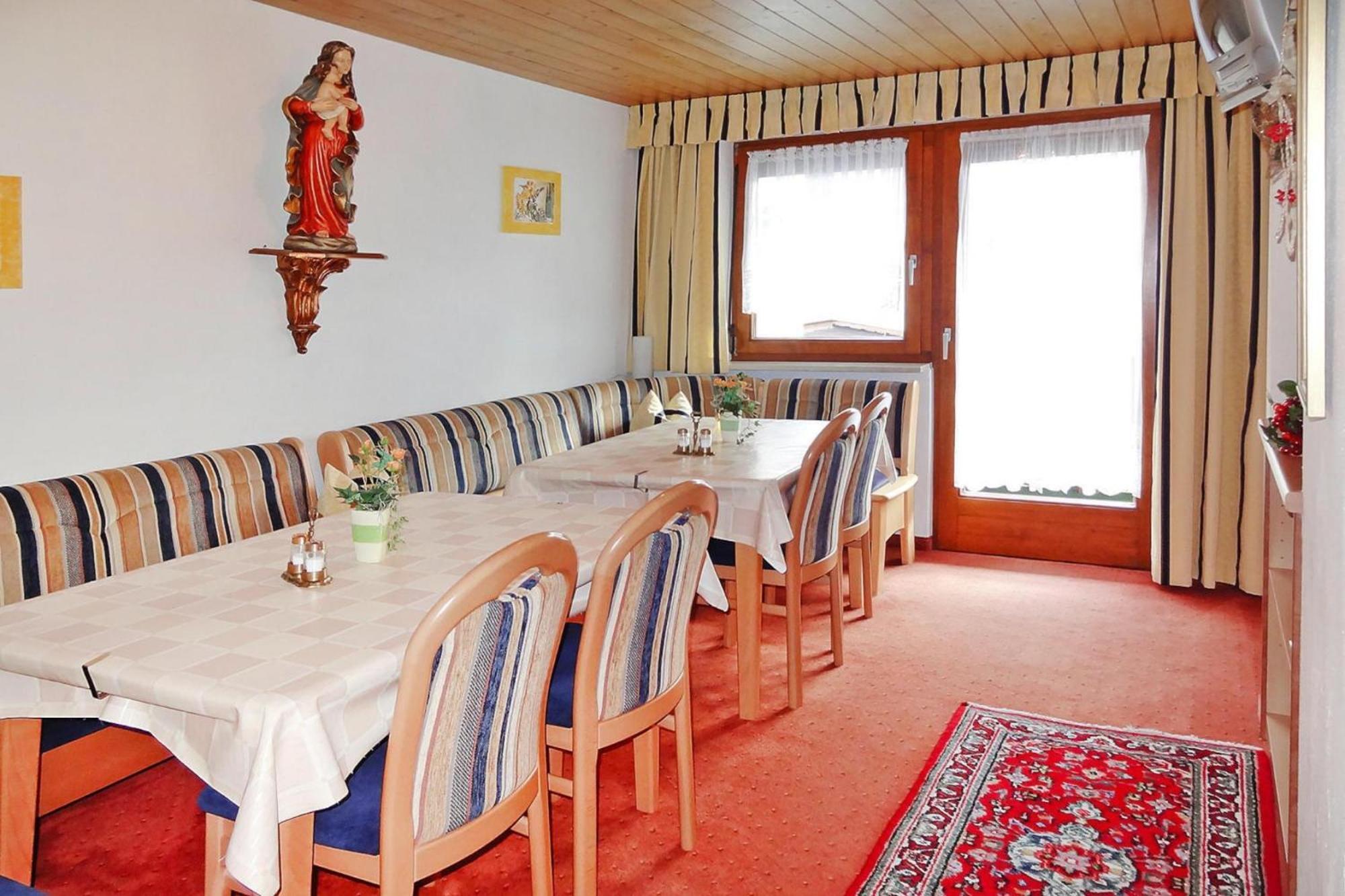 פוגן Apartment In F Gen With Parking Space מראה חיצוני תמונה